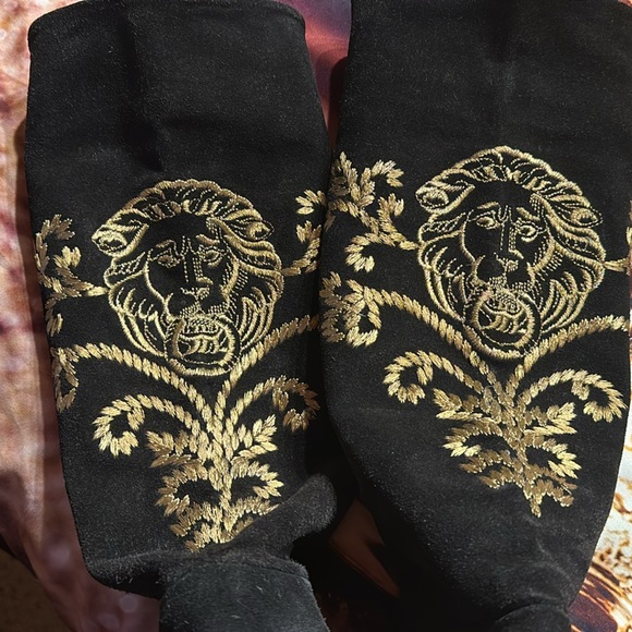 Electa vintage Swede leather boots with gold embroidered lions Sz 6.5 - Picture 4 of 10